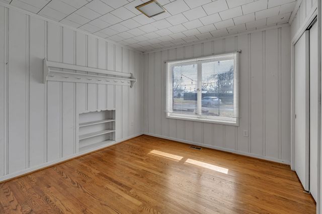 335 Robins St, Lawrenceburg, TN 38464