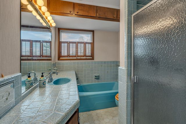 335 Robins St, Lawrenceburg, TN 38464