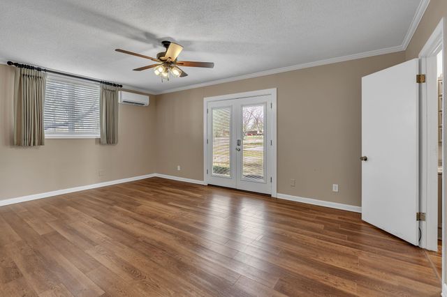 335 Robins St, Lawrenceburg, TN 38464