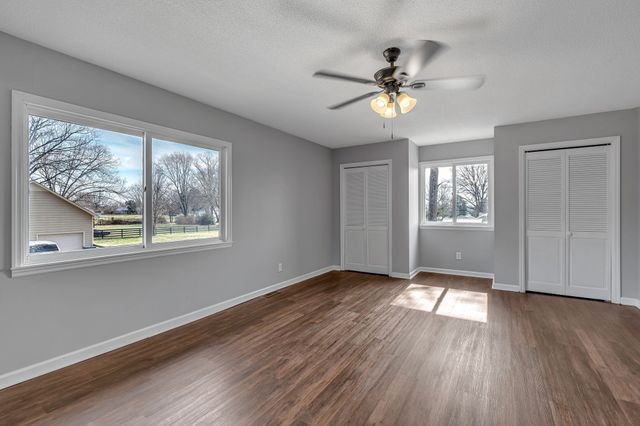 335 Robins St, Lawrenceburg, TN 38464