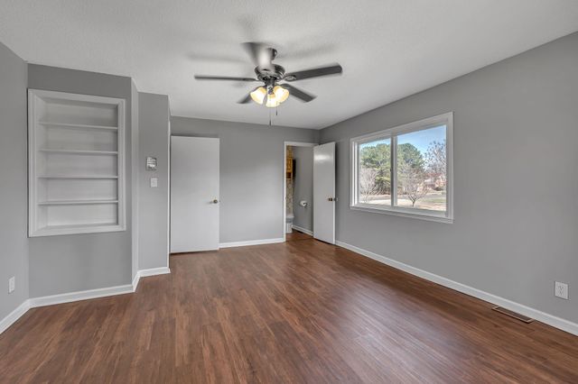 335 Robins St, Lawrenceburg, TN 38464