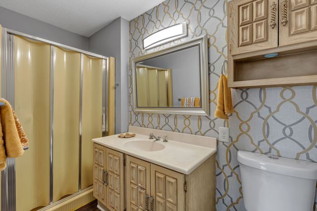 335 Robins St, Lawrenceburg, TN 38464