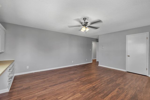 335 Robins St, Lawrenceburg, TN 38464