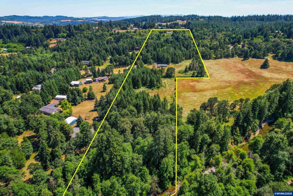 Image 3 of property listing at 1848 Cochrane Ln, Dallas, OR 97338