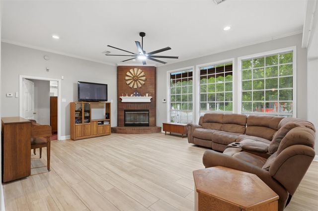 6803 Dogwood Street, Manvel, TX 77578