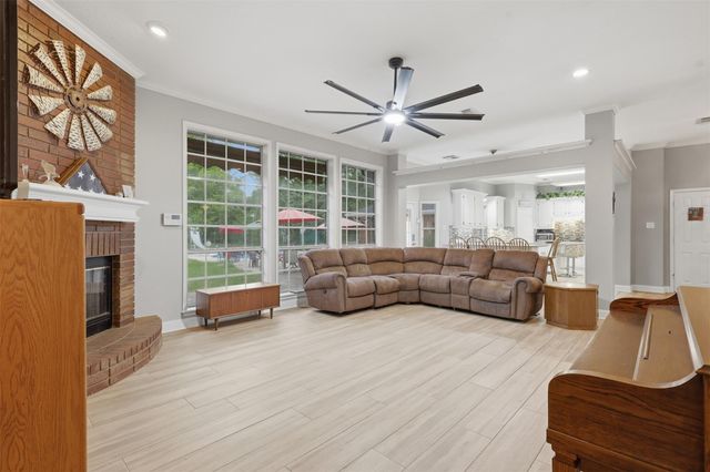 6803 Dogwood Street, Manvel, TX 77578