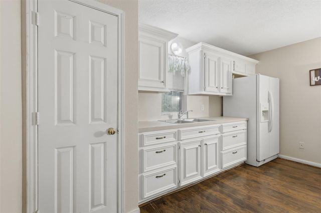 6803 Dogwood Street, Manvel, TX 77578
