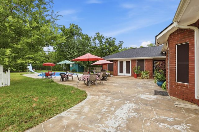 6803 Dogwood Street, Manvel, TX 77578