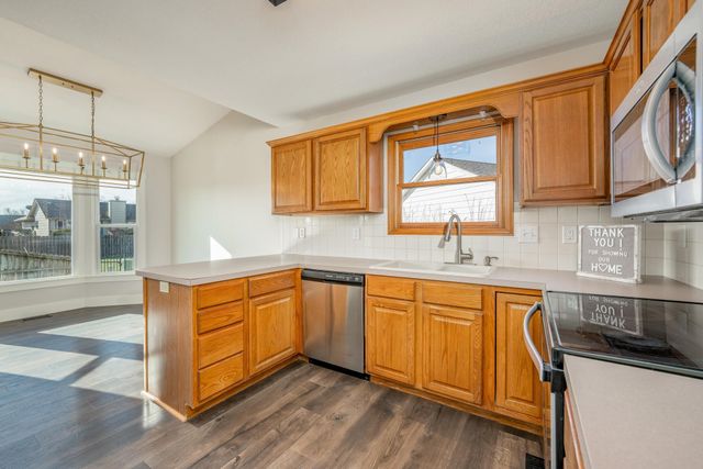 1949 N Stoney Point Ct, Wichita, KS 67212