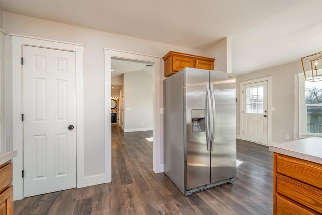 1949 N Stoney Point Ct, Wichita, KS 67212