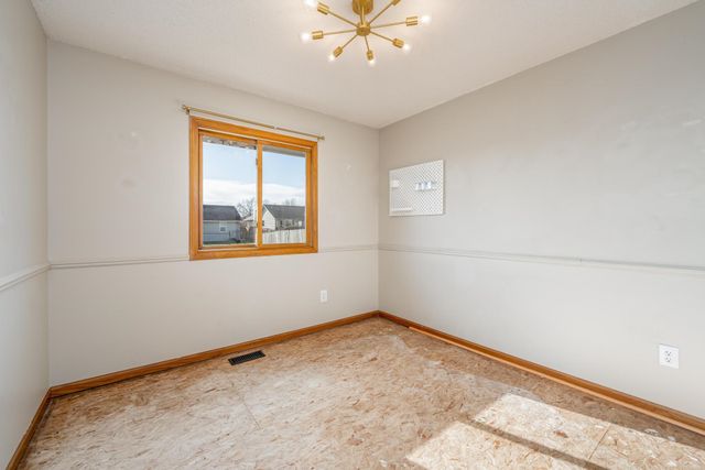 1949 N Stoney Point Ct, Wichita, KS 67212