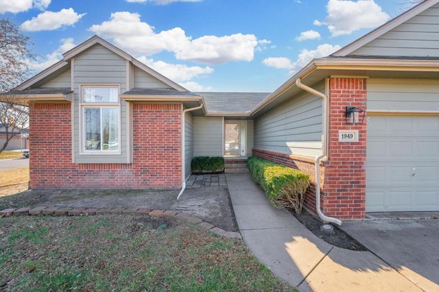 1949 N Stoney Point Ct, Wichita, KS 67212