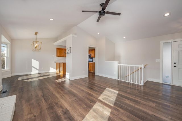 1949 N Stoney Point Ct, Wichita, KS 67212