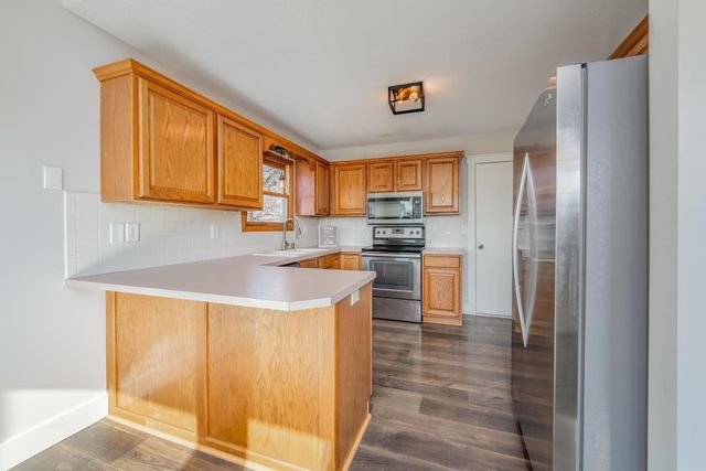 1949 N Stoney Point Ct, Wichita, KS 67212