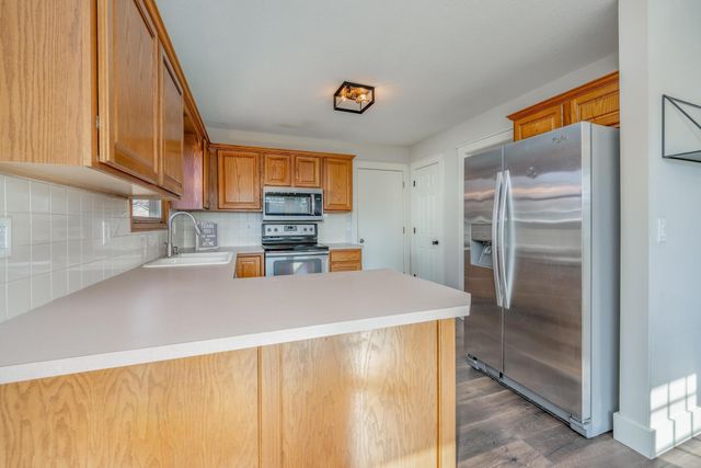 1949 N Stoney Point Ct, Wichita, KS 67212