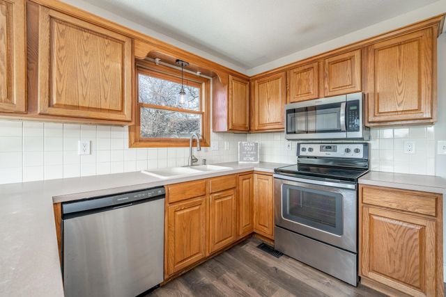 1949 N Stoney Point Ct, Wichita, KS 67212