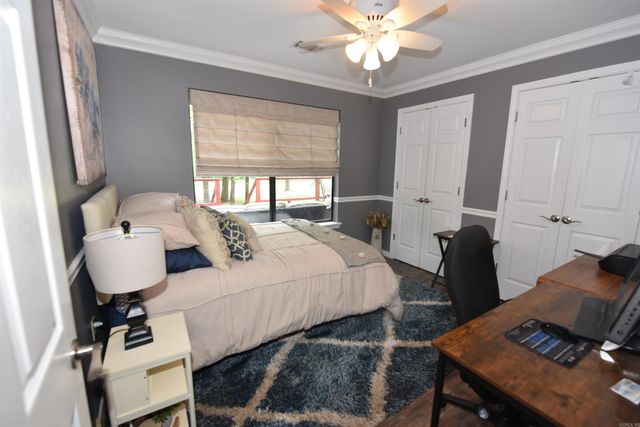 114 Fair Oaks Dr, Fairfield Bay, AR 72088