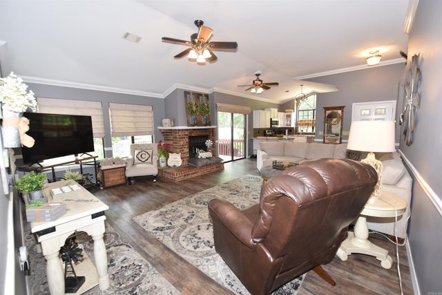 114 Fair Oaks Dr, Fairfield Bay, AR 72088