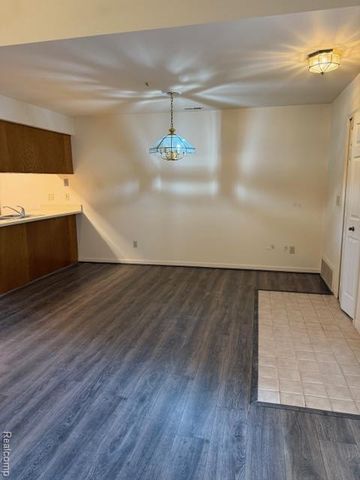 16525 Woodlane 138, Fraser, MI 48026