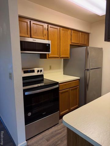 16525 Woodlane 138, Fraser, MI 48026