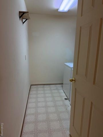 16525 Woodlane 138, Fraser, MI 48026