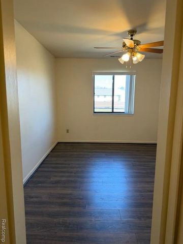 16525 Woodlane 138, Fraser, MI 48026