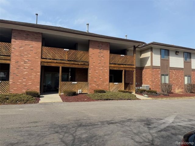 16525 Woodlane 138, Fraser, MI 48026