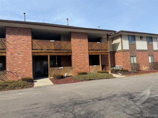 16525 Woodlane 138, Fraser, MI 48026