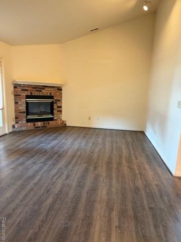 16525 Woodlane 138, Fraser, MI 48026