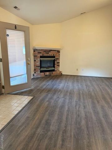 16525 Woodlane 138, Fraser, MI 48026