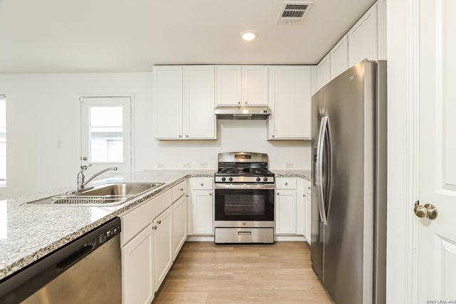 8027 Nube Medina, San Antonio, TX 78252