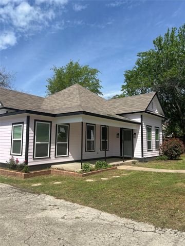 637 N Washington Street, La Grange, TX 78945