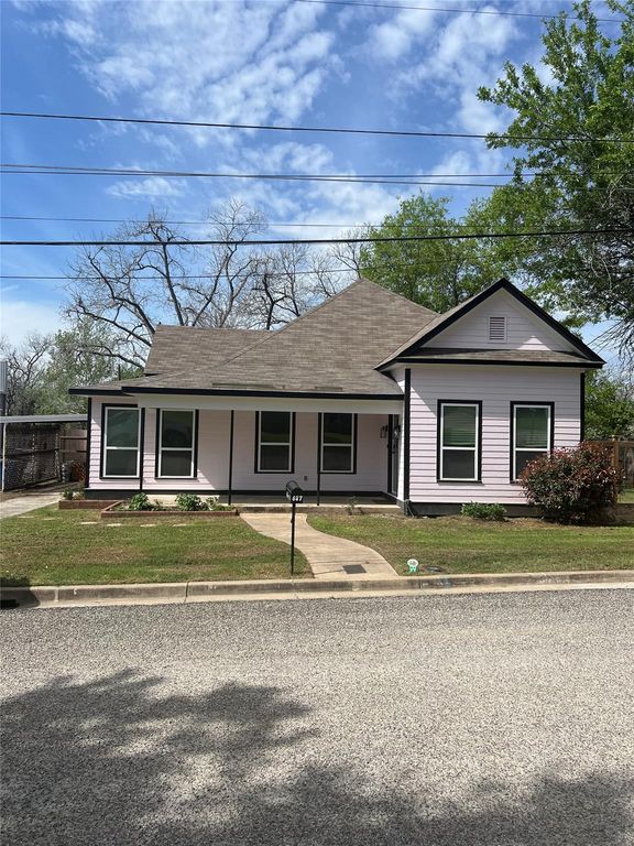 637 N Washington Street, La Grange, TX 78945