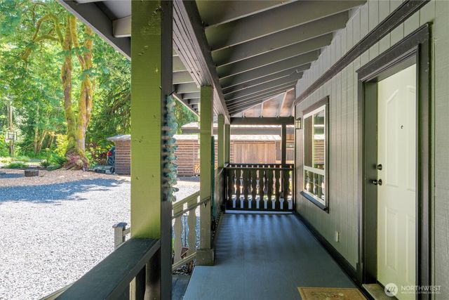 7533 Canyon View Drive, Deming, WA 98244