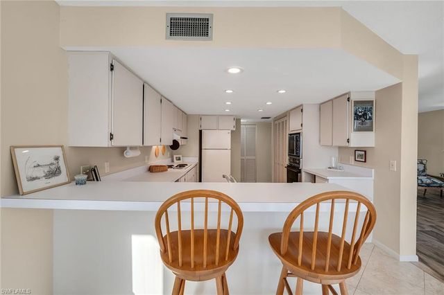 881 Panama CT 202, Marco Island, FL 34145