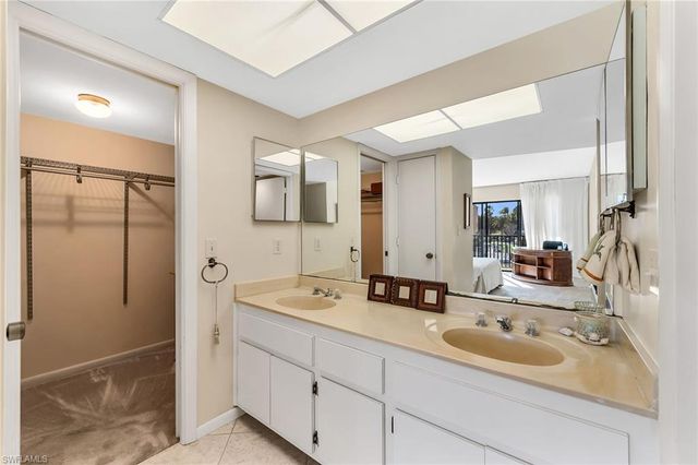 881 Panama CT 202, Marco Island, FL 34145