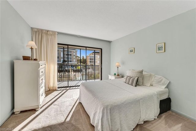 881 Panama CT 202, Marco Island, FL 34145