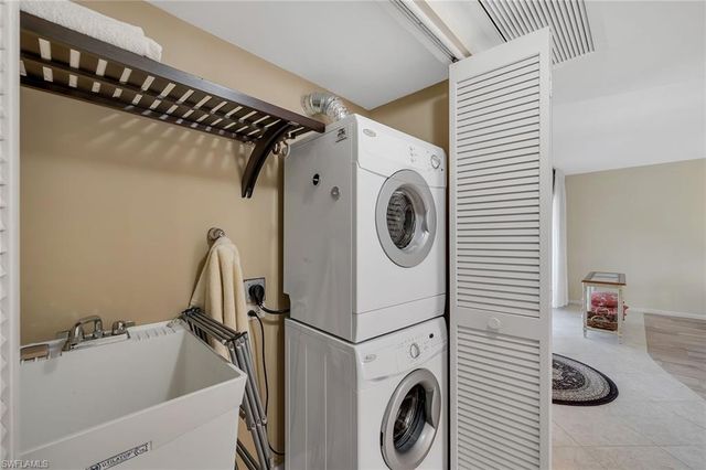 881 Panama CT 202, Marco Island, FL 34145