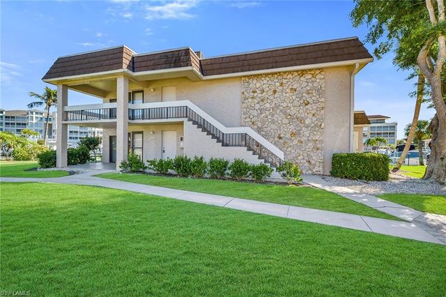 881 Panama CT 202, Marco Island, FL 34145