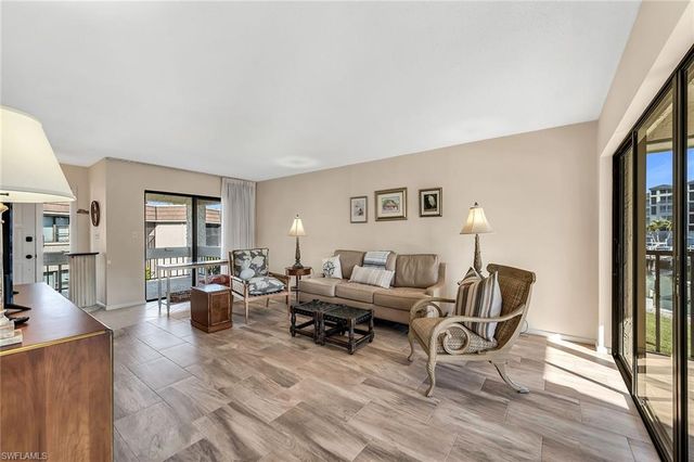 881 Panama CT 202, Marco Island, FL 34145