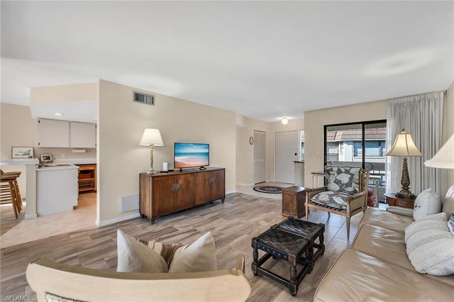 881 Panama CT 202, Marco Island, FL 34145