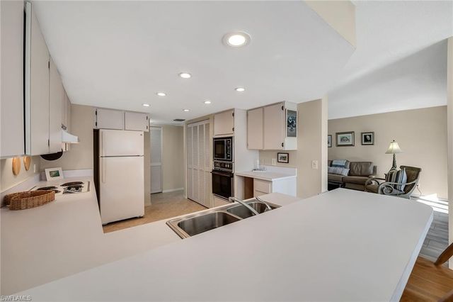 881 Panama CT 202, Marco Island, FL 34145