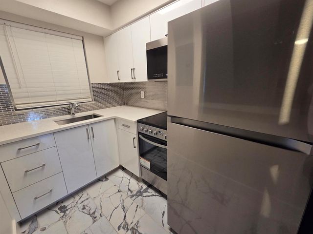 5630 NE 18th Avenue 204, Fort Lauderdale, FL 33334