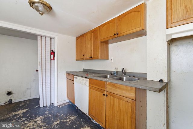 93 W PITMAN ST, Penns Grove, NJ 08069