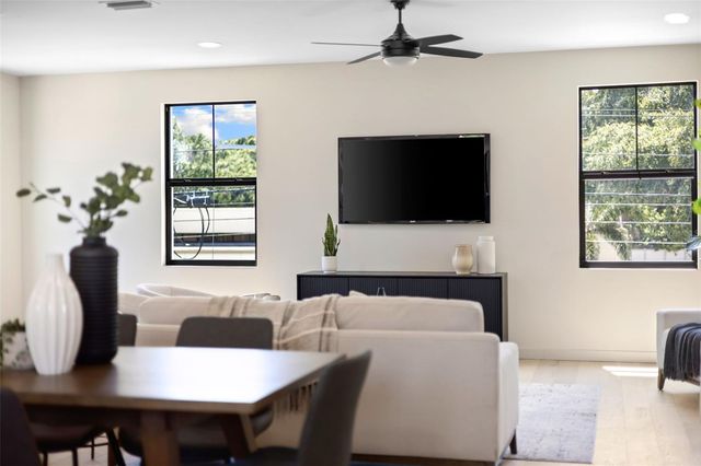 2211 16TH STREET N, St Petersburg, FL 33704