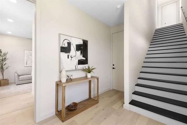 2211 16TH STREET N, St Petersburg, FL 33704