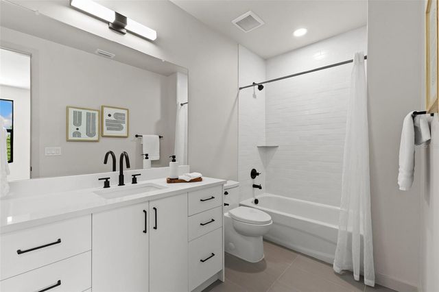 2211 16TH STREET N, St Petersburg, FL 33704