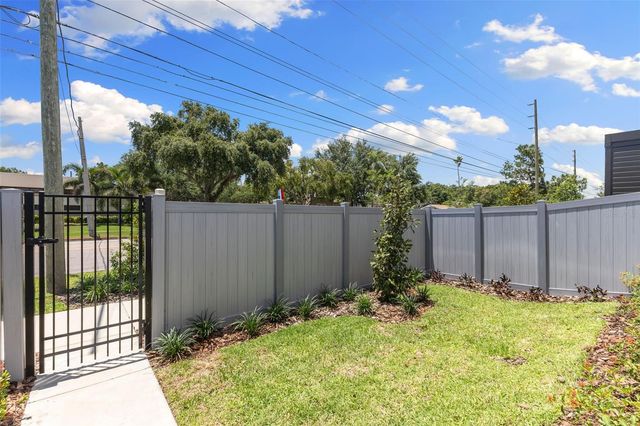 2211 16TH STREET N, St Petersburg, FL 33704