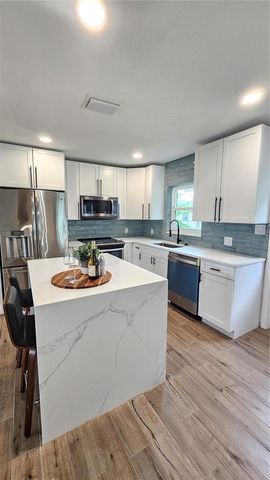 1806 E LINDA STREET, Plant City, FL 33563