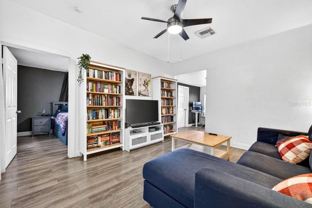 4205 N 15TH STREET, Tampa, FL 33610